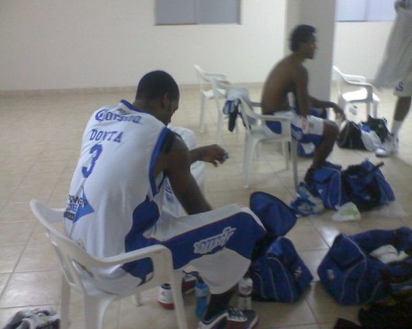 Jugador con Vendaje Kinesio en Hombro
Donta smith